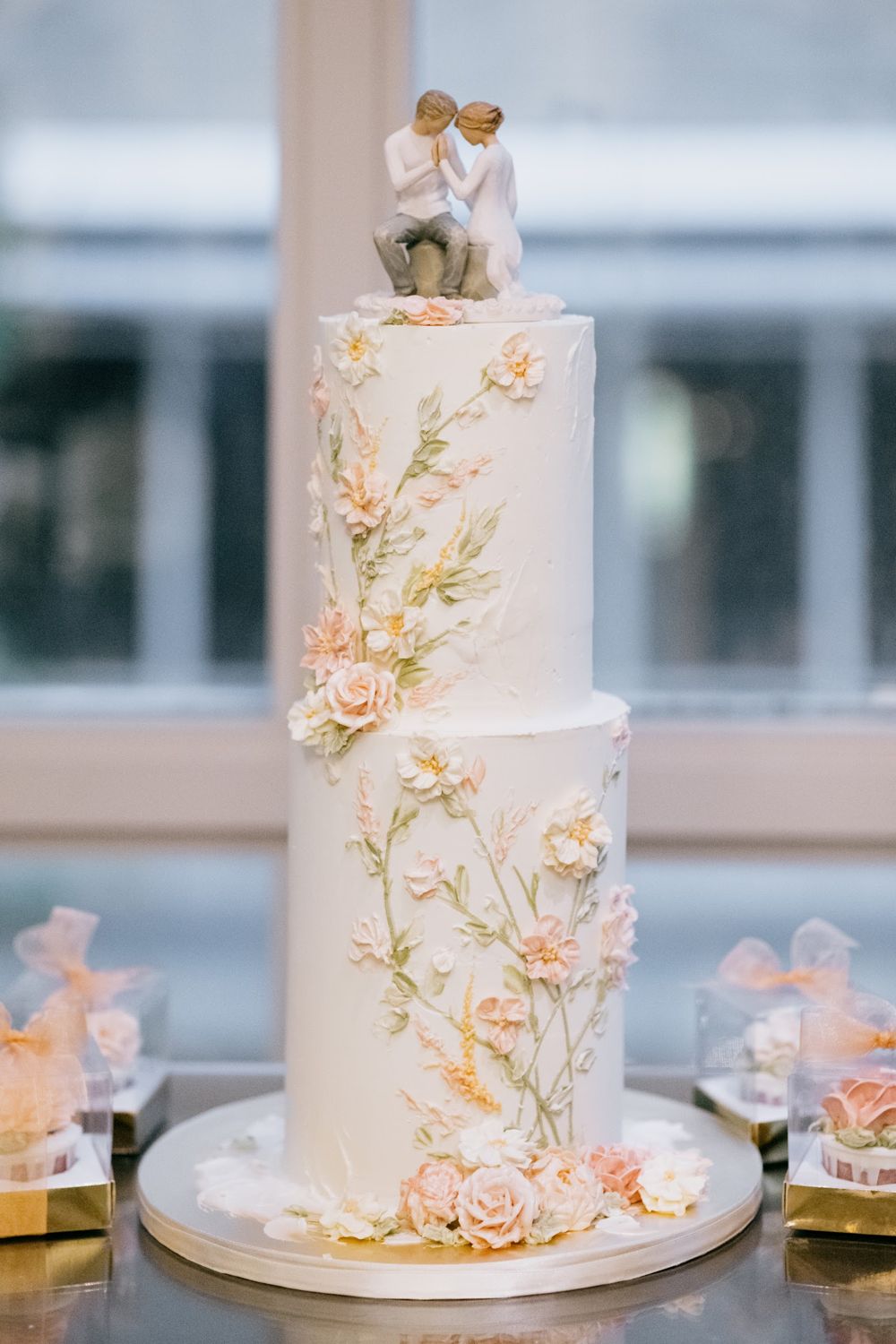Floral wedding cake