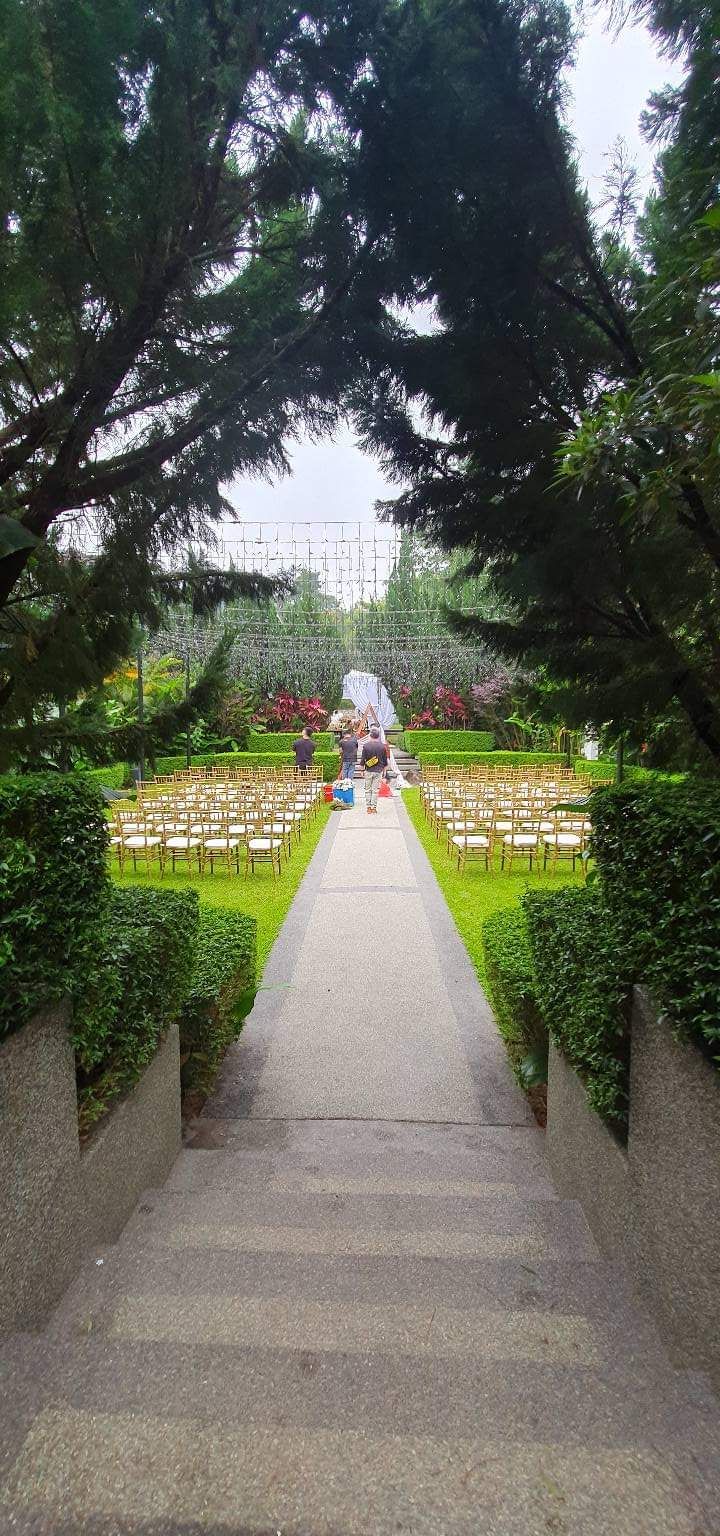Garden aisle